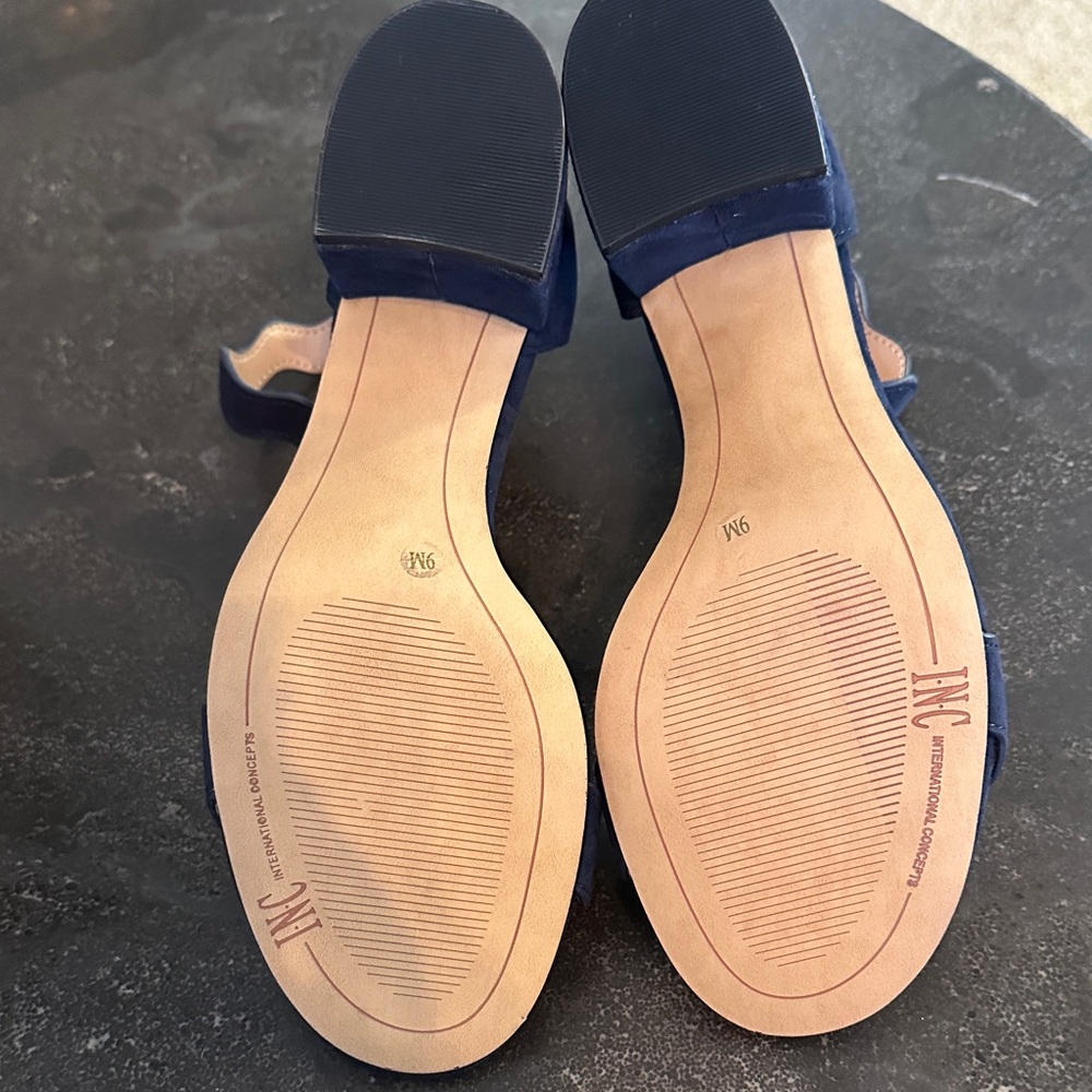 INC International Concepts Navy Leather Scalloped Heels- New! Sz 9 - Picture 4 of 5